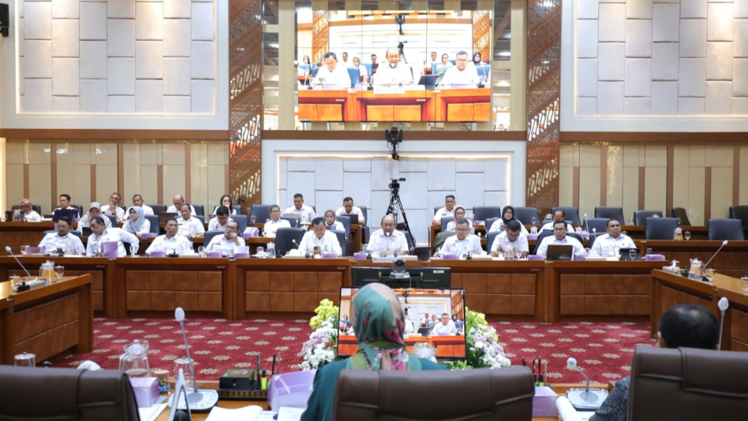 Rapat dengan Komisi IX DPR, BGN Kota Solok Paparkan Progres MBG 