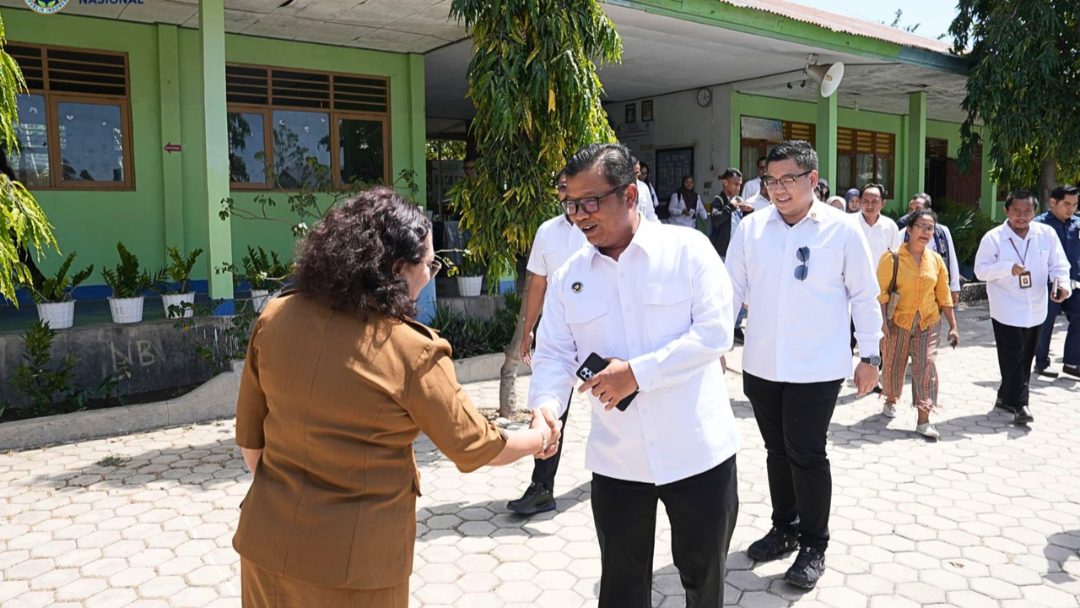 BGN Kota Solok Bersama BPOM dan PCO RI Tinjau Pelaksanaan MBG di Kupang